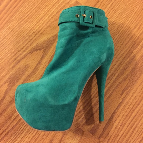 Green ankle boots