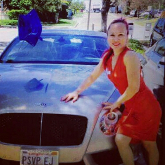 Meet your Posher, Mercy - Picture 2 of 10