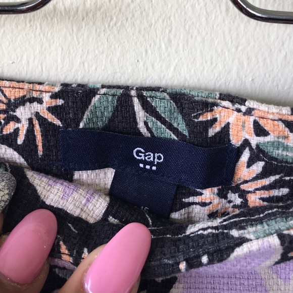 Gap floral high waist shorts🌾 - Picture 3 of 4