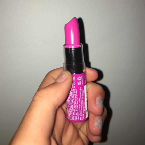 NYX pink lipstick - Picture 2 of 4