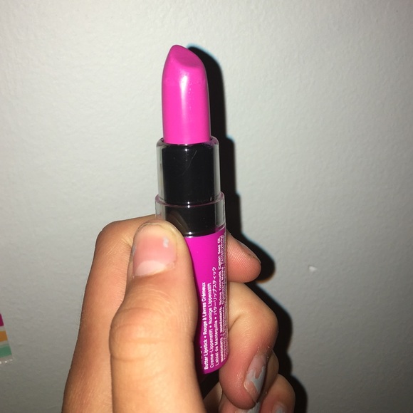 NYX pink lipstick - Picture 3 of 4