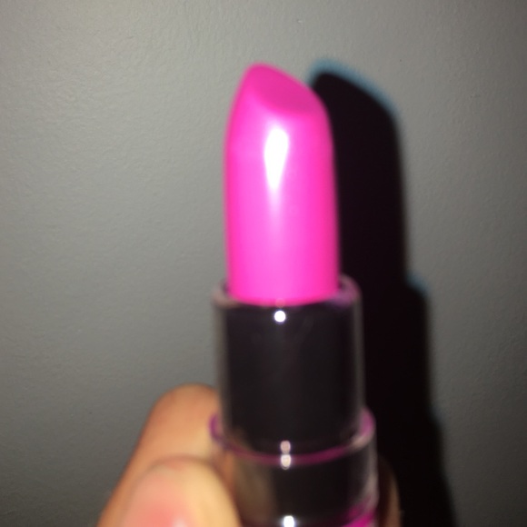 NYX pink lipstick - Picture 4 of 4