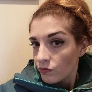 Meet your Posher, Liz