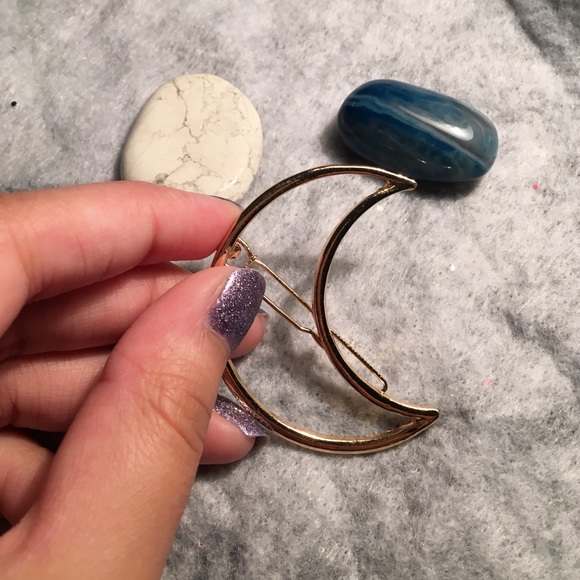 🌝🌜1 LEFT Gold Moon Hair Clip🌛🌝 - Picture 4 of 4