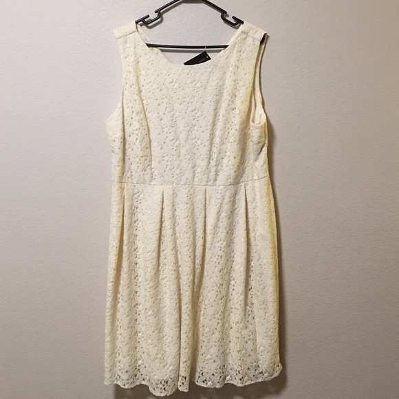 Dorothy Perkins Dresses & Skirts - Cream lace dress size 14