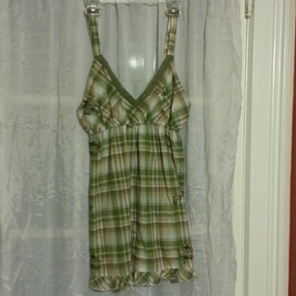 Vanity tank top like new size M junior's