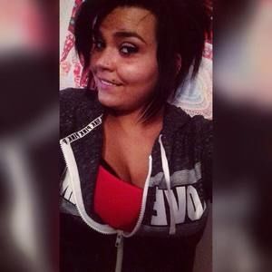 Meet your Posher, Lora