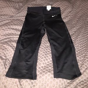 Nike cropped pro pants