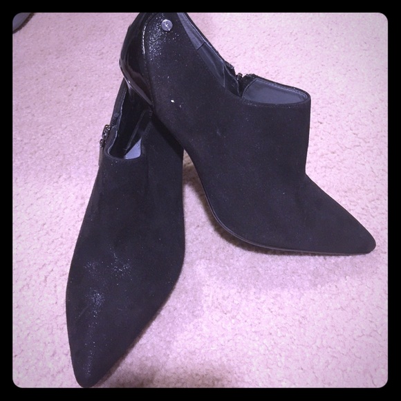 NWOT Calvin Klein Black Pointed Booties ⚫️👠