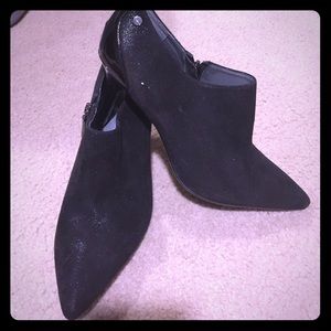 NWOT Calvin Klein Black Pointed Booties ⚫️👠