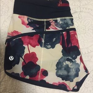 RARE PATTERN lululemon speed shorts in only floral