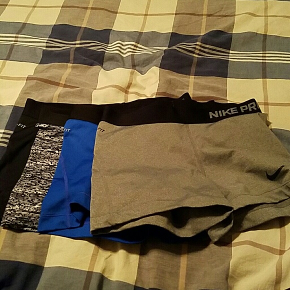 Nike Pants - Nike spandex shorts