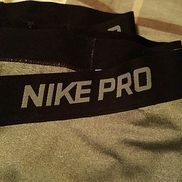 Nike spandex shorts - Picture 3 of 4