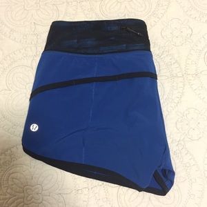 Lululemon speed shorts in black/blue