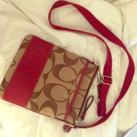 COACH RED CROSS BODY BAG