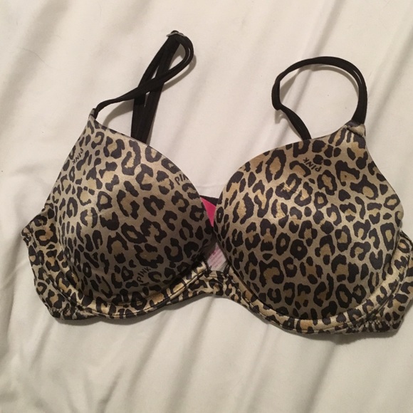 Leopard/ cheetah print VS PINK bra