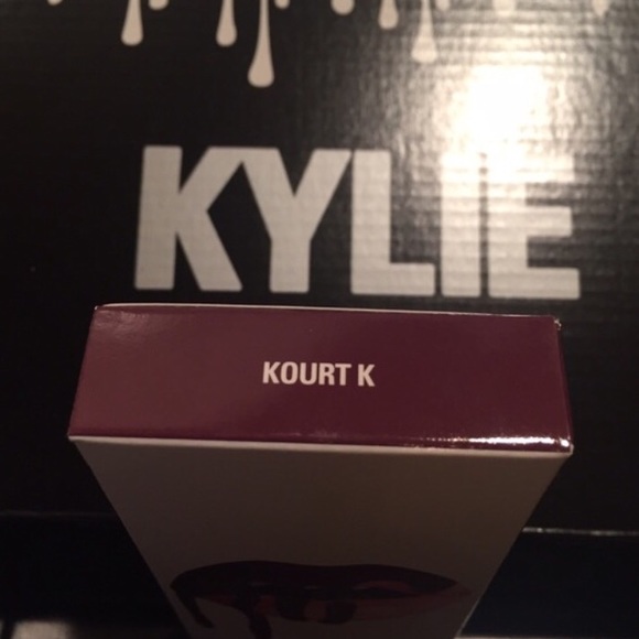 1 LEFT‼️ SALE‼️KOᑌᖇT K ᒪIᑭKIT💋 - Picture 3 of 4