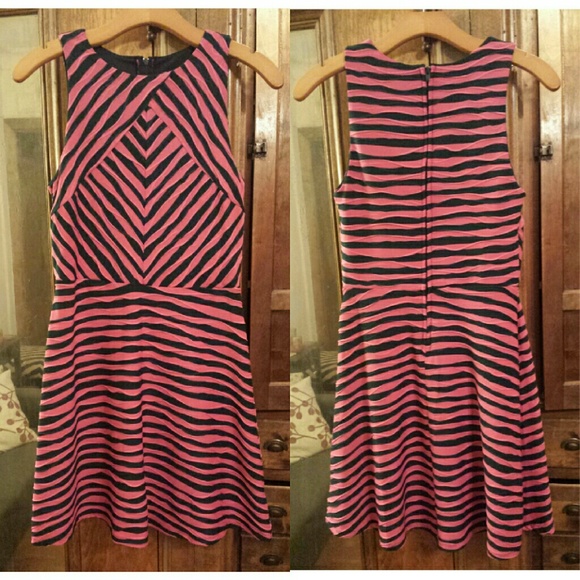 Pink and navy blue mini dress - Picture 3 of 4