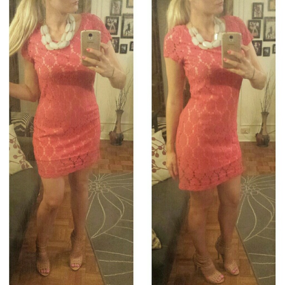 Coral dress with lace overlay - Picture 2 of 3