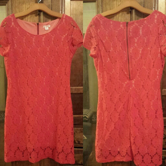 Coral dress with lace overlay - Picture 3 of 3