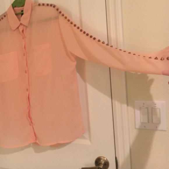 Spiky Soft Pink Top - Picture 2 of 4