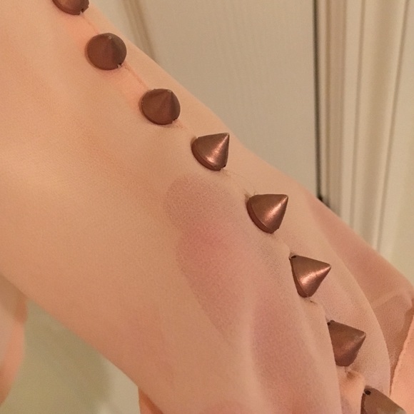 Spiky Soft Pink Top - Picture 4 of 4