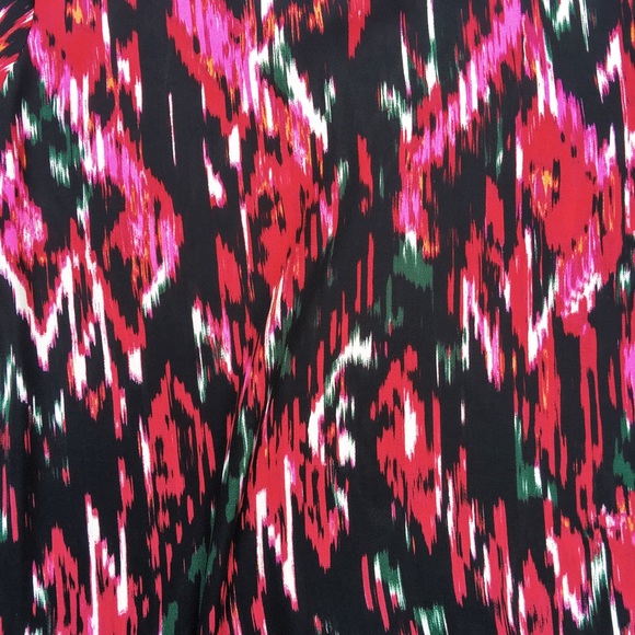 MOVING SALE 🚛 Vince Camuto Red Longsleeve Top ❤️ - Picture 2 of 2