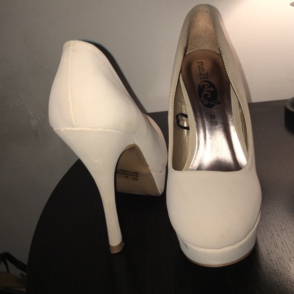 Rue21 5in Beige heels