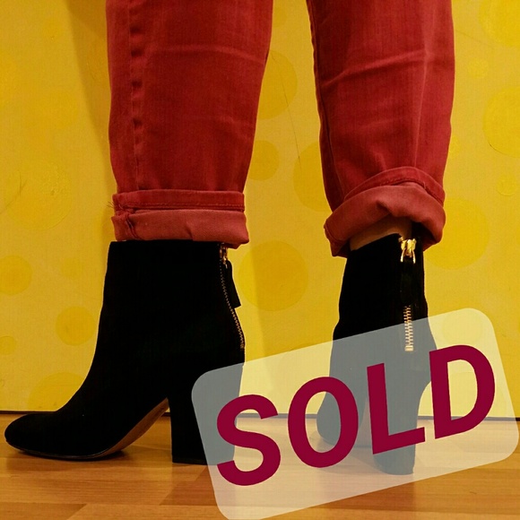 NINE WEST suede ankle boot