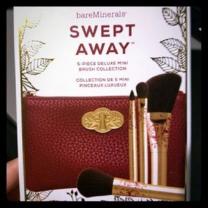 bareMinerals Swept Away Travel Makeup Brush Set