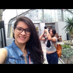 Meet your Posher, Aura