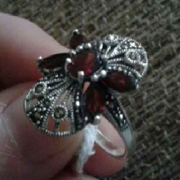 Artisan Natural 5ctwGarnet/Marcasite Solid925S Rg - Picture 3 of 3