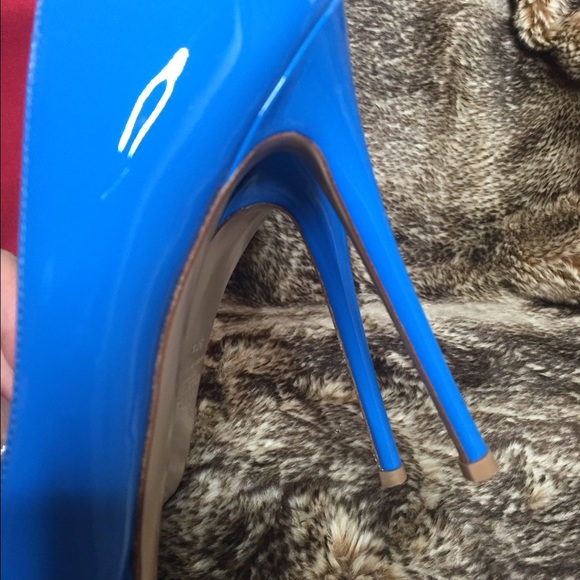 Authentic Valentino Dorsay platform bow pumps - Picture 3 of 4