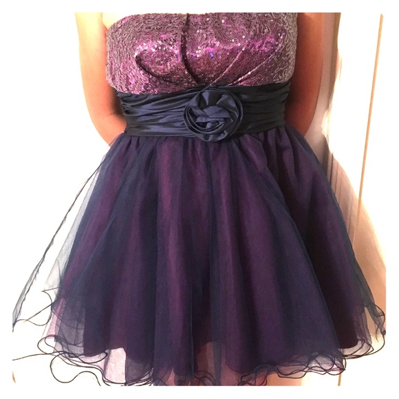 Formal Dress - Picture 1 of 4