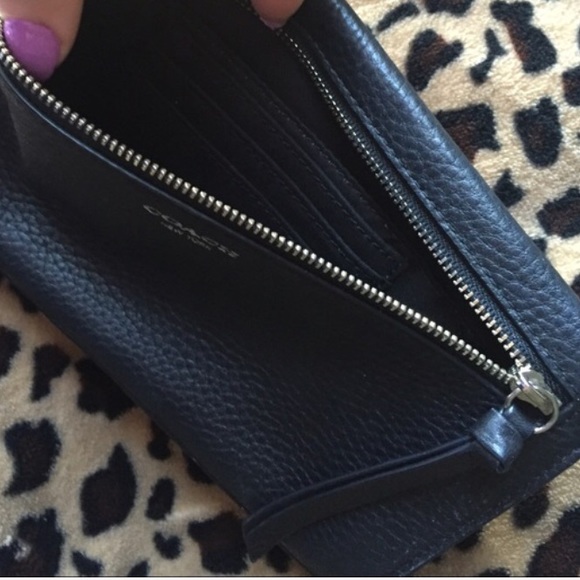 Leather coach wristlet💗