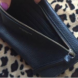 Leather coach wristlet💗