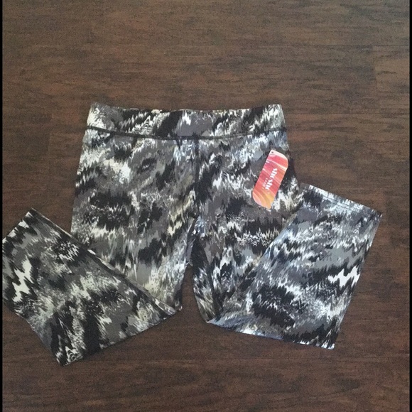 Activewear Capri - Picture 3 of 3