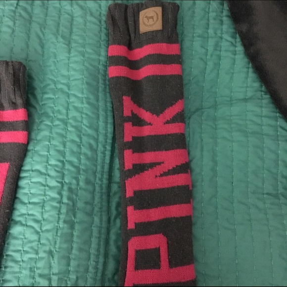 Rare VS PINK Mukluks Size L - Picture 3 of 4
