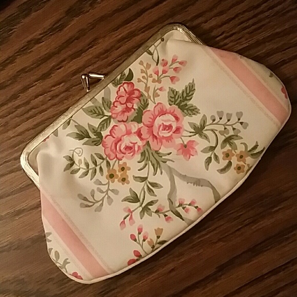 Adorable Vintage Floral Pastel Coin Purse