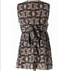 Ted Baker Tops - Ted Baker tan black geometric silk top sz 4 small Ted Baker Tops - Ted Baker tan black geometric silk top sz 4 small