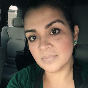 Meet your Posher, Alicia