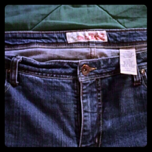 Levis