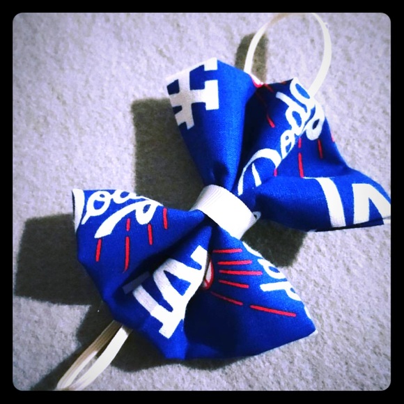 Dodger Bow