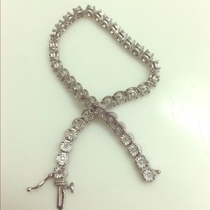 Silver Bracelet with Diamond Appearance ❤️