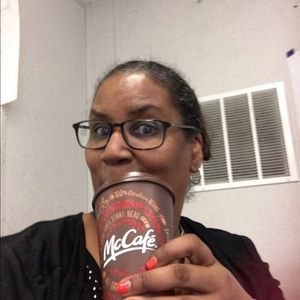 Meet your Posher, Carla