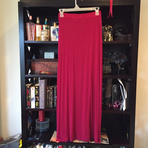 Slit Maxi - Picture 2 of 2