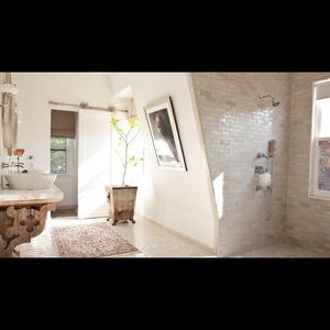 Meet your Posher, Eva