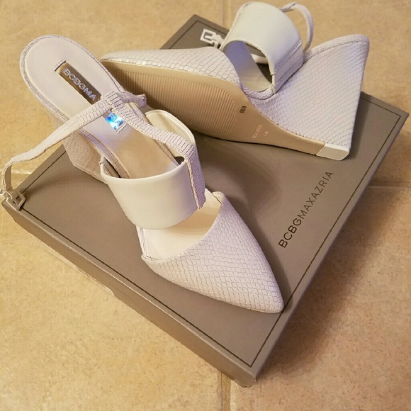 BCBGMAXAZRIA Shoes - Picture 2 of 3