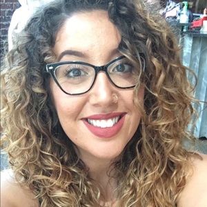 Meet your Posher, Anisa