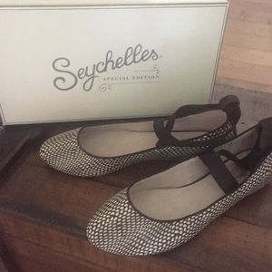Seychelles flats